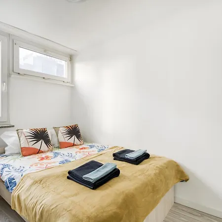 Central Apartment Rondo Onz Warschau Exterior foto